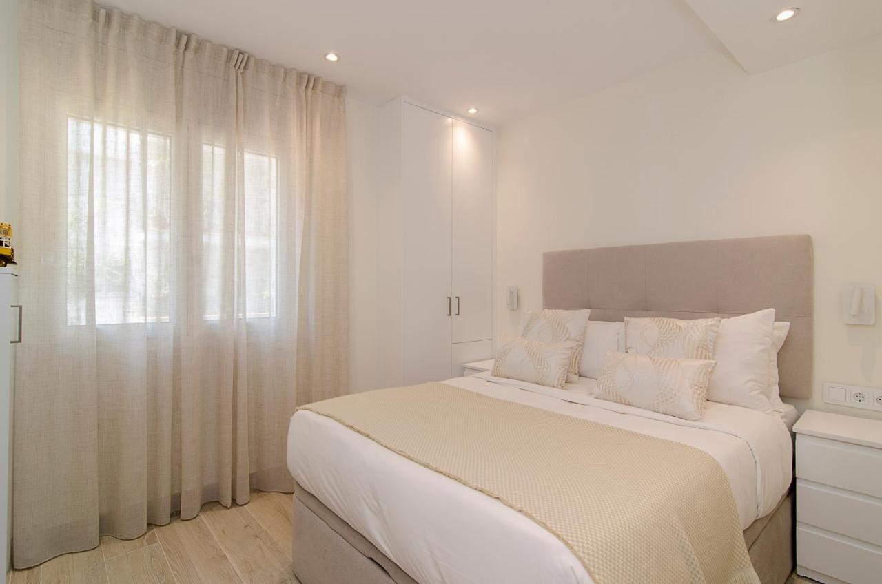 Sitges Spaces Oasis Suites- 4 Bedroom, 4 Ensuite Bathrooms, Terrace, Pool, Sitges Centre Exterior photo